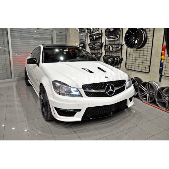 Mercedes Benz - W204 C63 AMG Black Edition Kaput 2011-2014