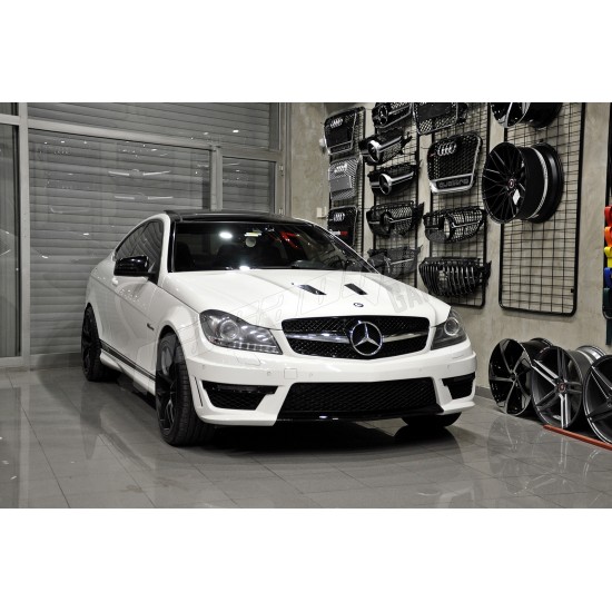 Mercedes Benz - W204 C63 AMG Black Edition Kaput 2011-2014